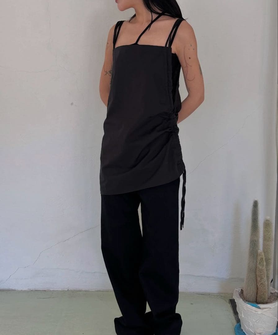 Baserange Pictorial Strap Top ブラック