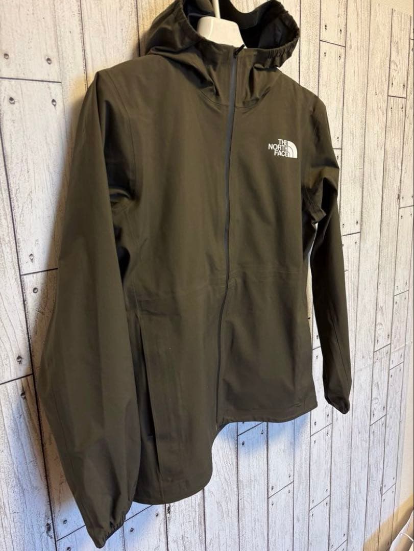 新品　The North Face フード付きナイロンジャケット ニュートープ