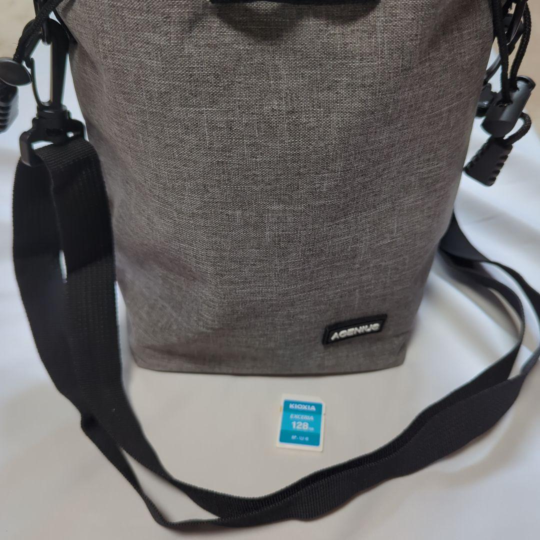 ほぼ新品　Panasonic LUMIX DC-FZ85D　＋カード、バック