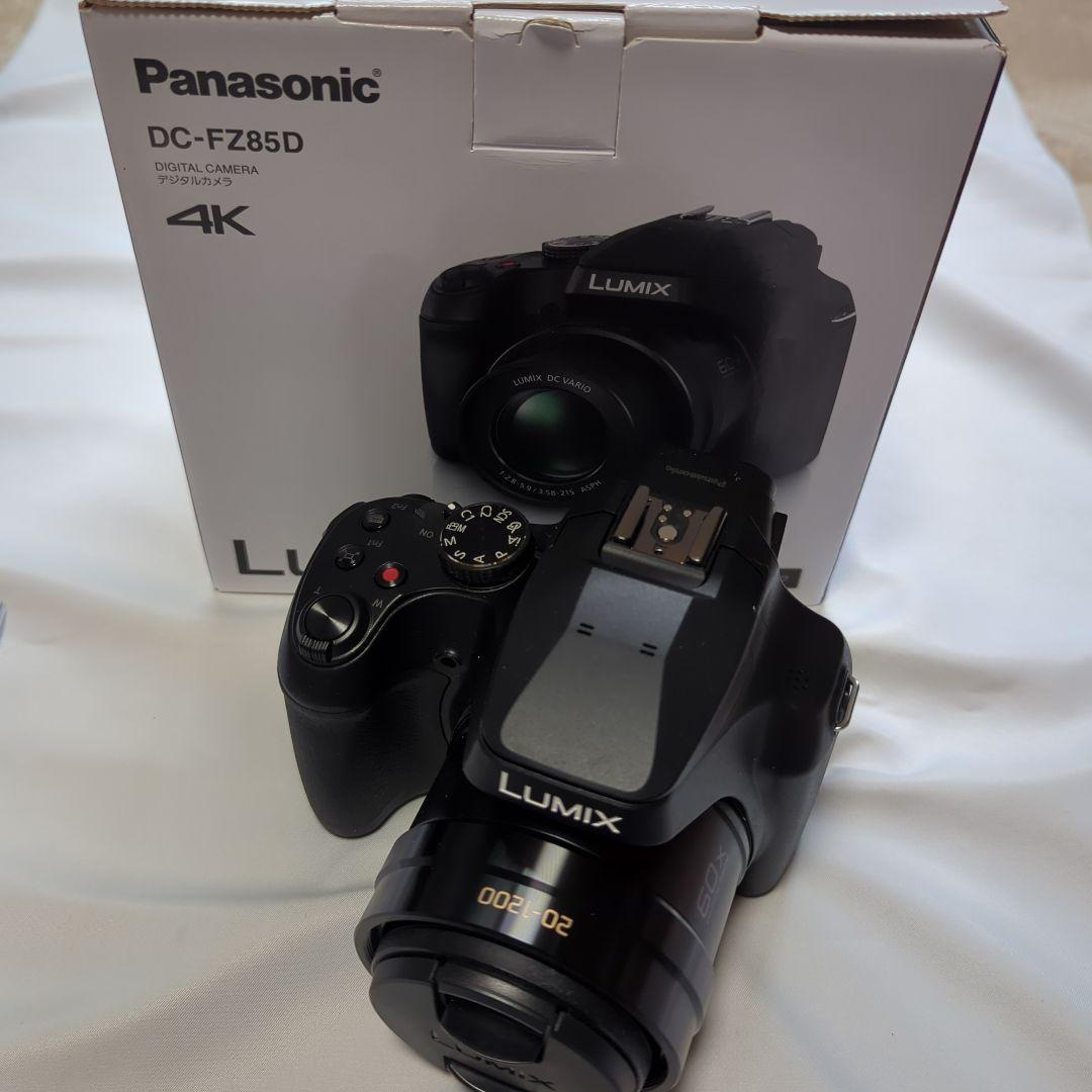 ほぼ新品　Panasonic LUMIX DC-FZ85D　＋カード、バック