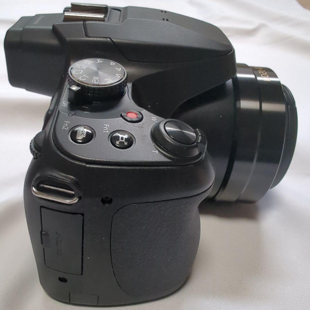 ほぼ新品　Panasonic LUMIX DC-FZ85D　＋カード、バック