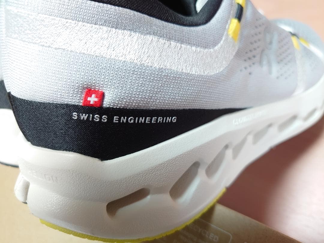 【新品】ON オン クラウドサーファー 2 27.5㎝