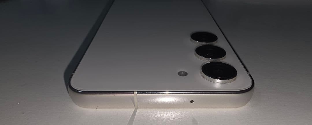 Samsung Galaxy S23 クリーム (au版)