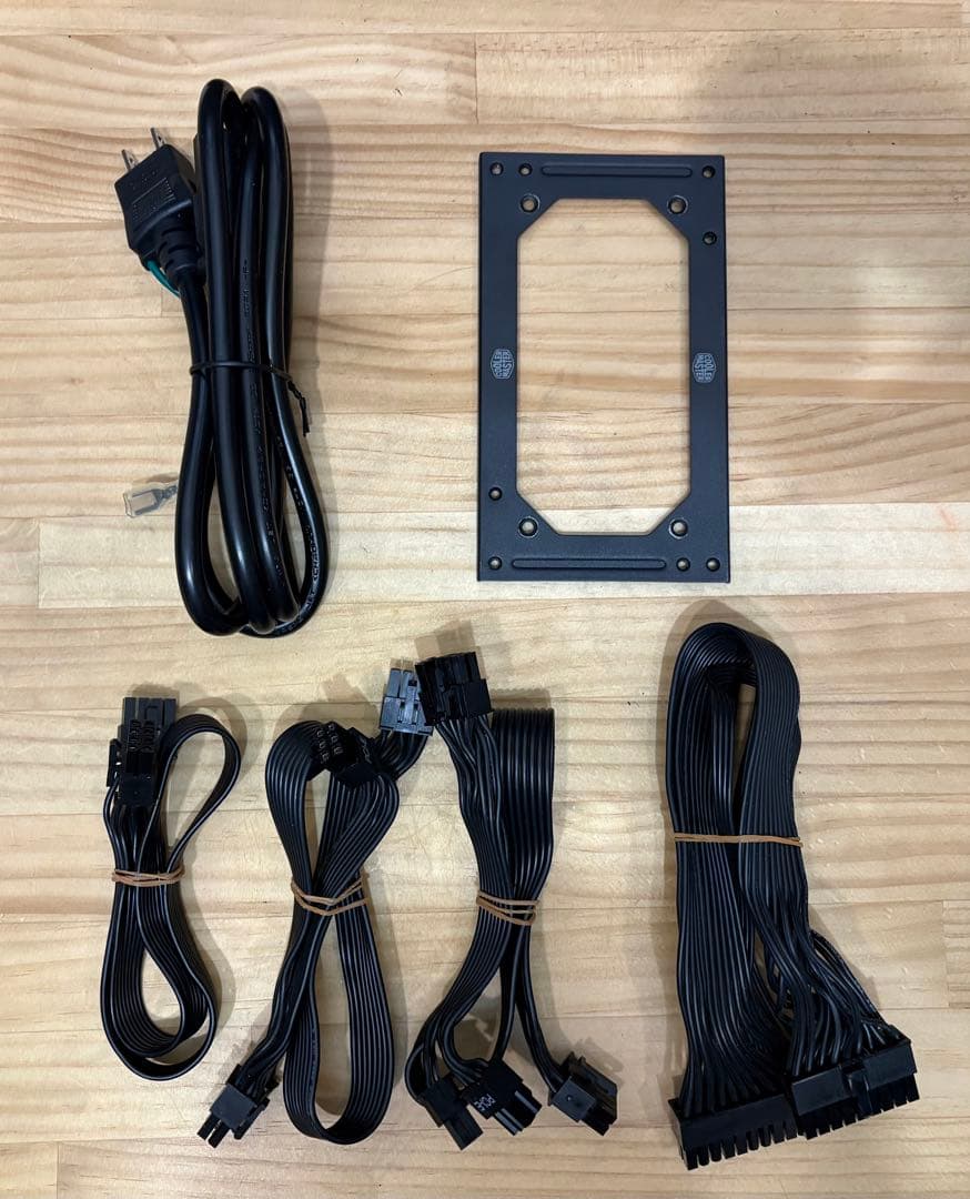 美品・Cooler Master V850 SFX GOLD 電源ユニット