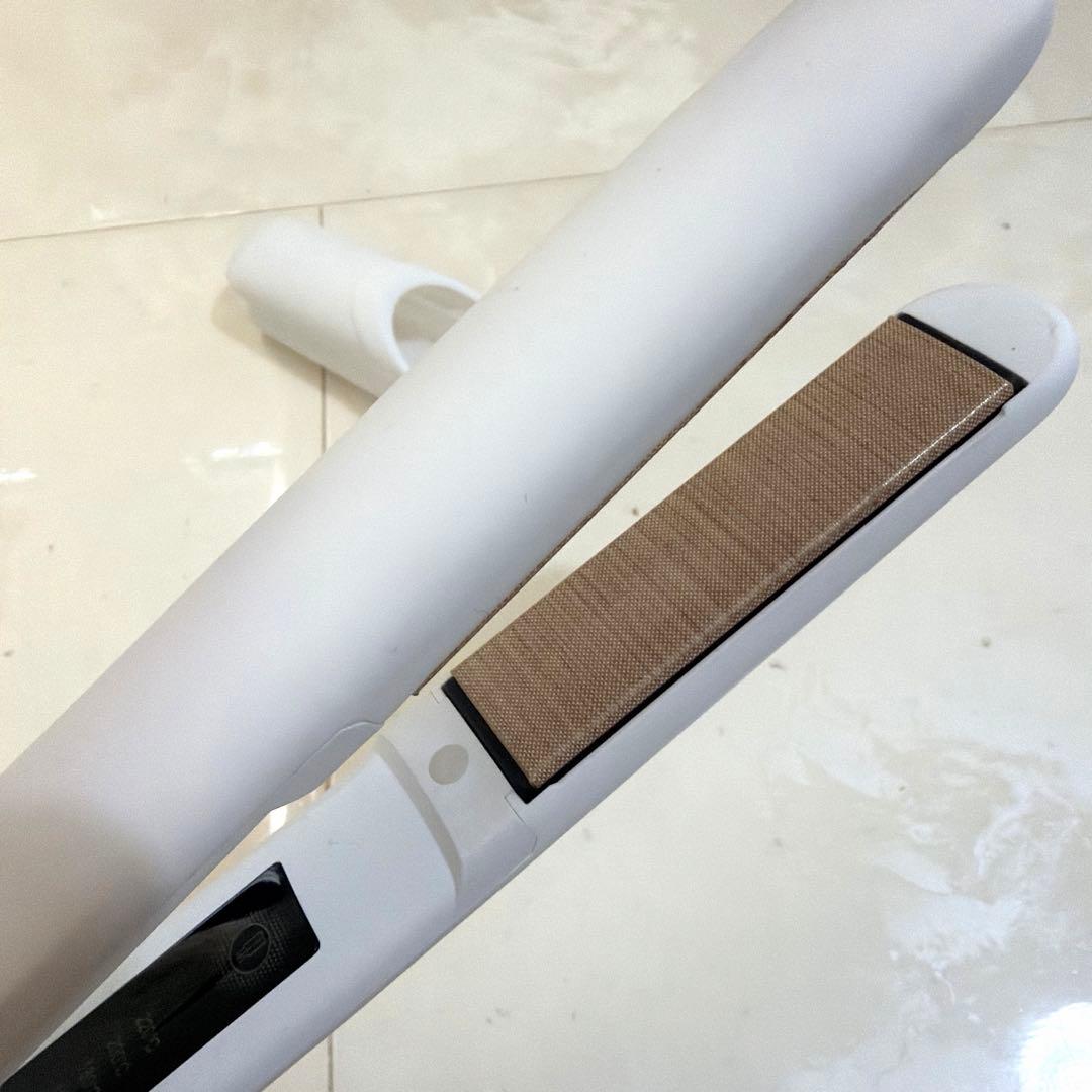 美品！KINUJO WORLDWIDE MODEL ストレートアイロン　白