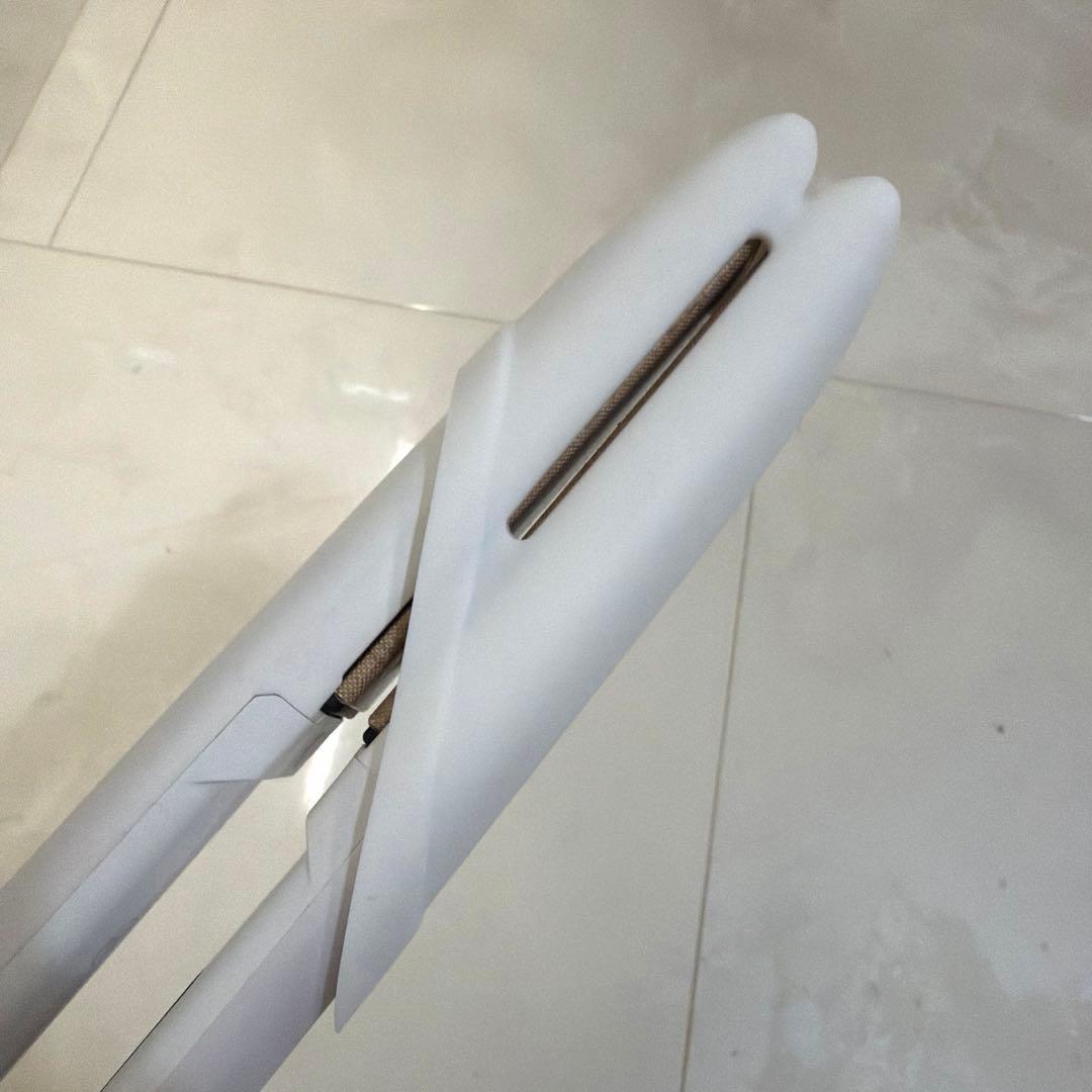 美品！KINUJO WORLDWIDE MODEL ストレートアイロン　白