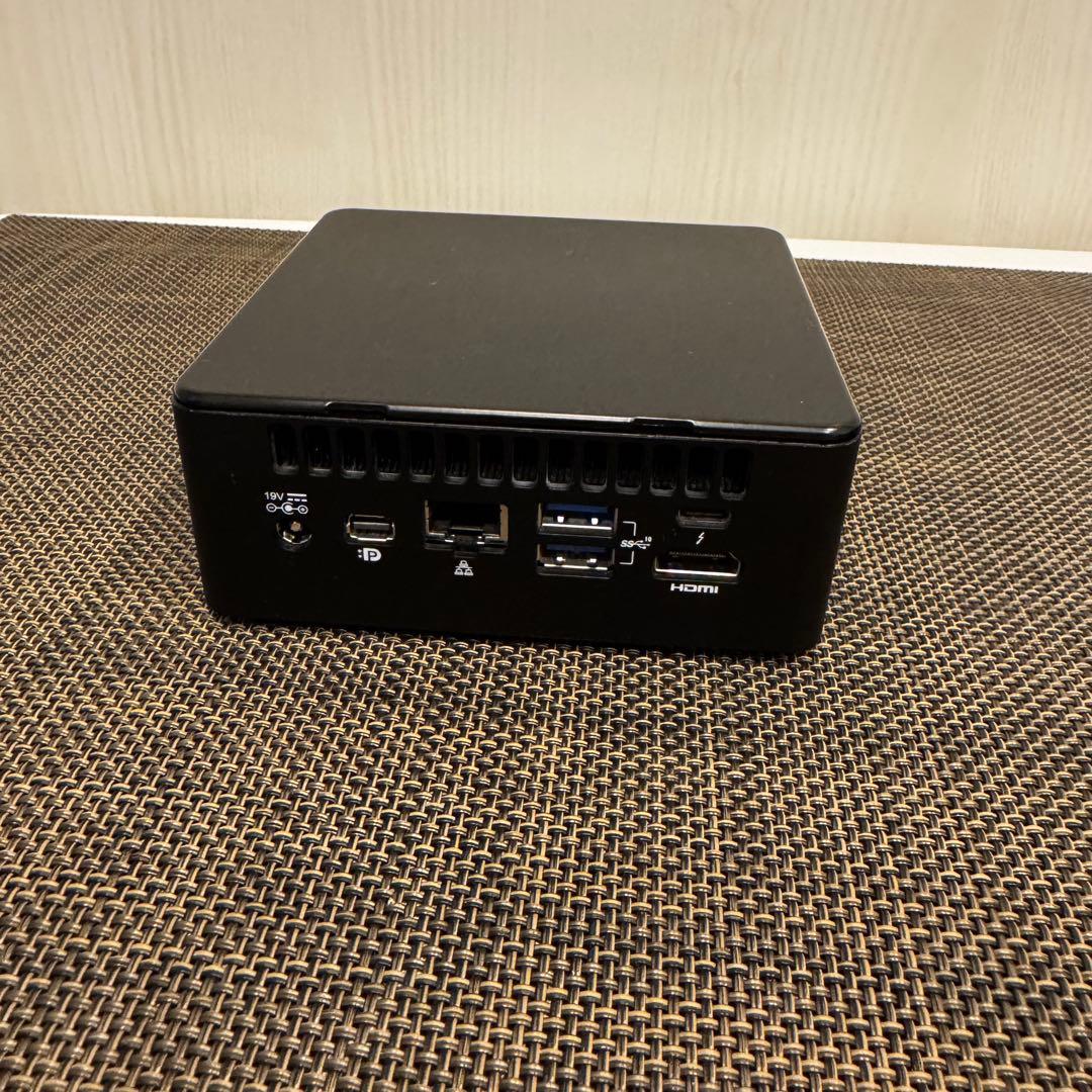 【美品】intel NUC 第11世代（16gb/1tb） NUC11PAHi5