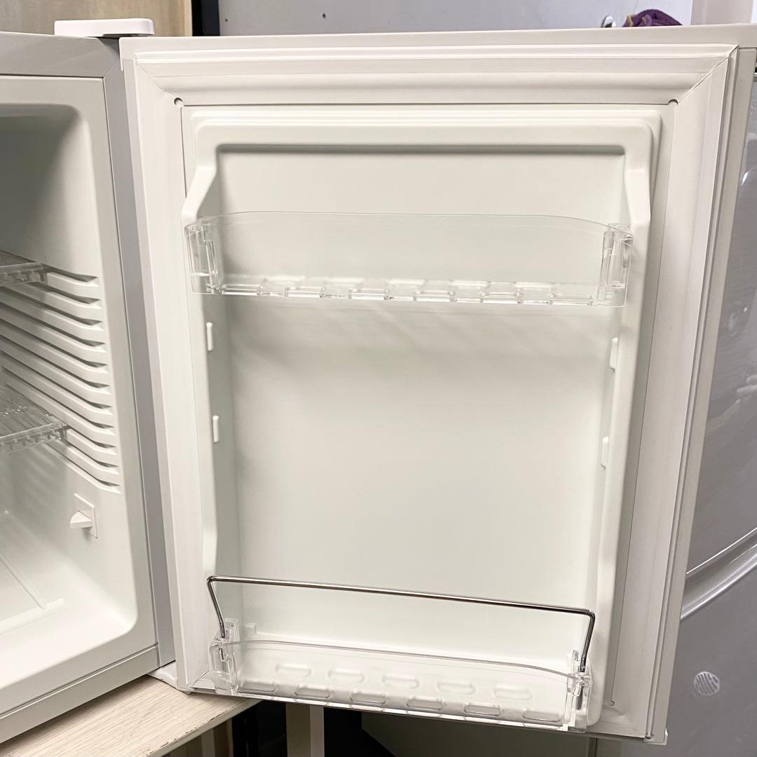 ペルチェ式だからとっても静か♪寝室でも気にならない！1ドア冷蔵庫32L