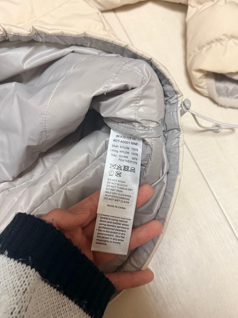 極美品ダントン　ノーカラーインナーダウンジャケットＭクリーム色