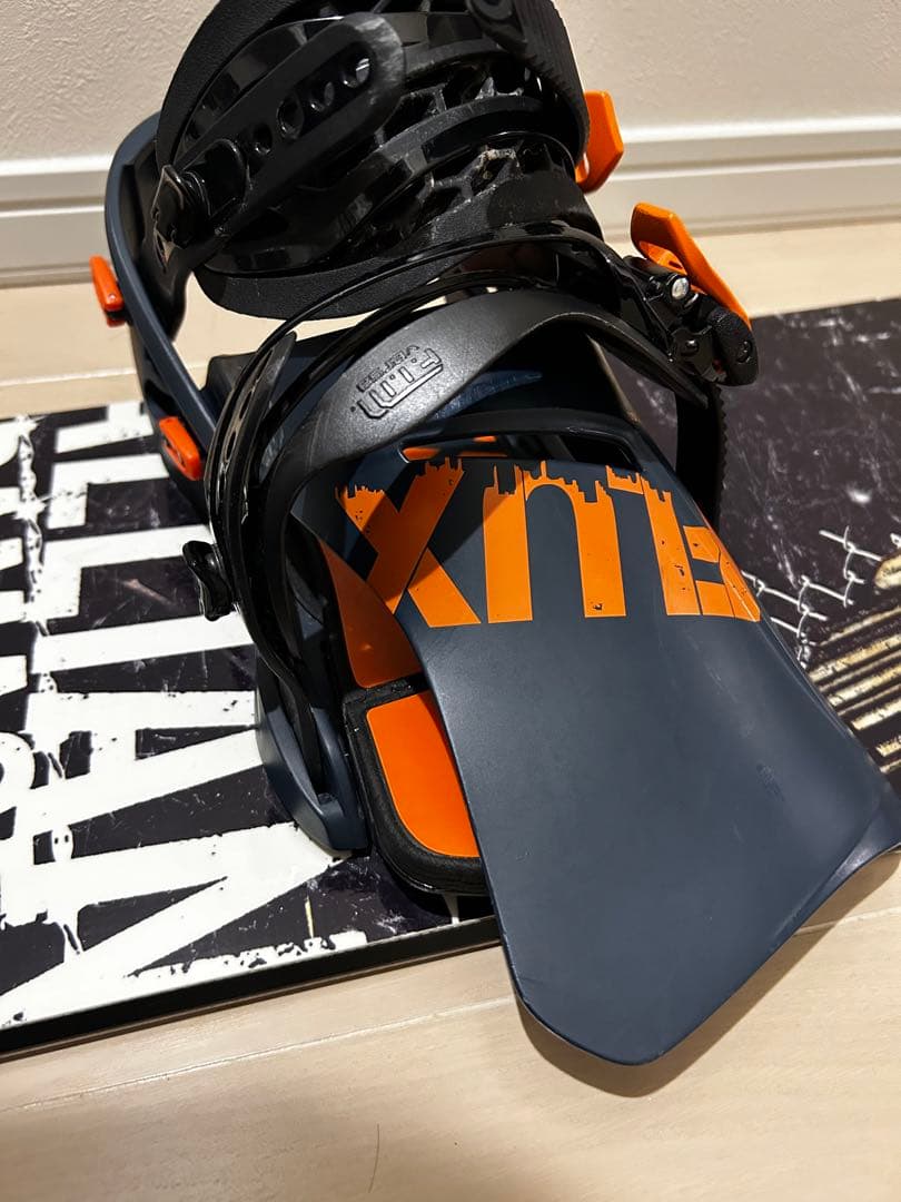 FLUX DS 22/23 モデル Mサイズ