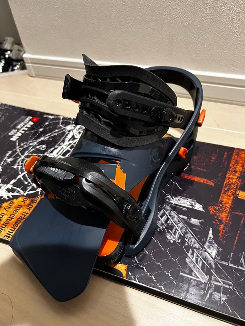 FLUX DS 22/23 モデル Mサイズ