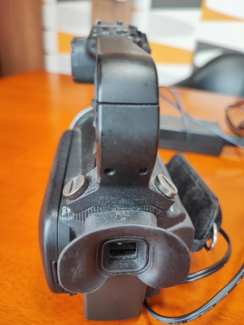 Canon XA10 業務用ビデオカメラ（XLRハンドルユニット付き）