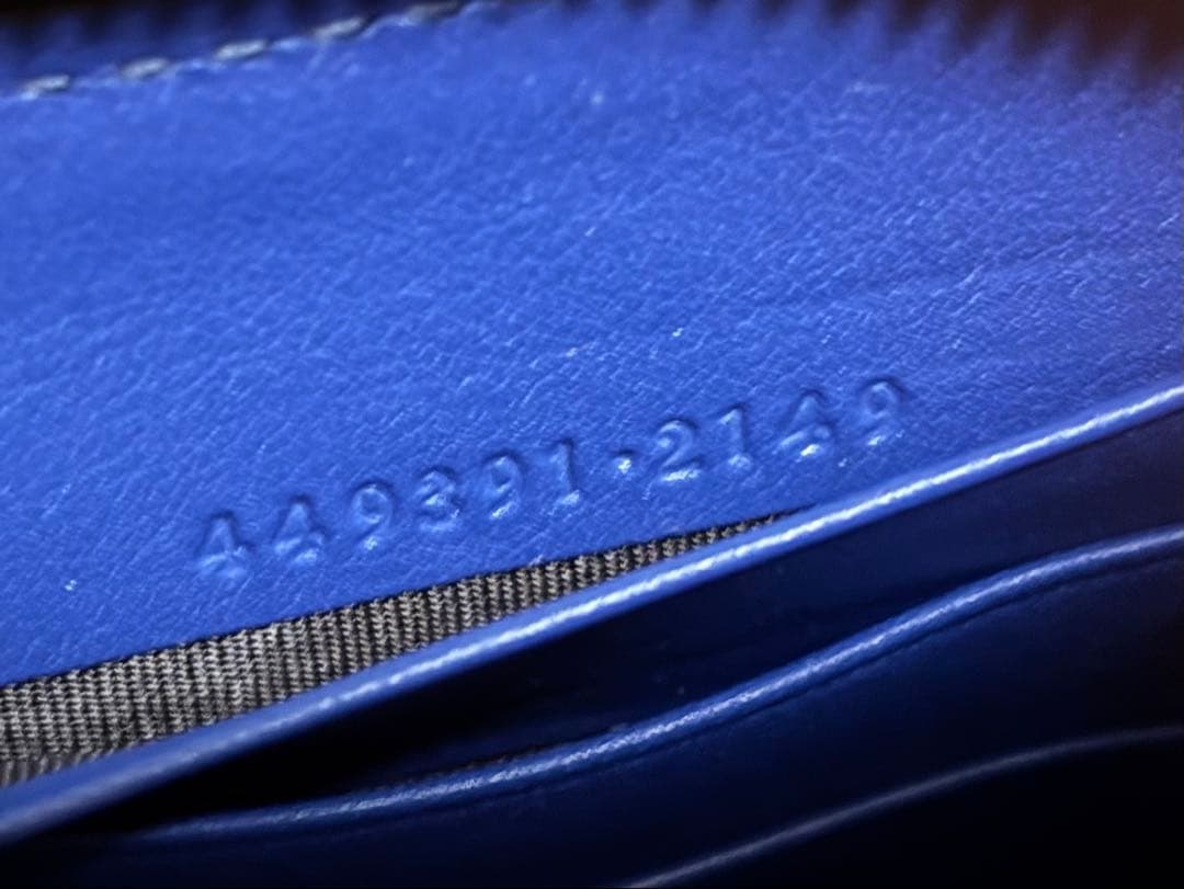 値下げしました‼️GUCCI ブルーレザー 長財布 GGパターン
