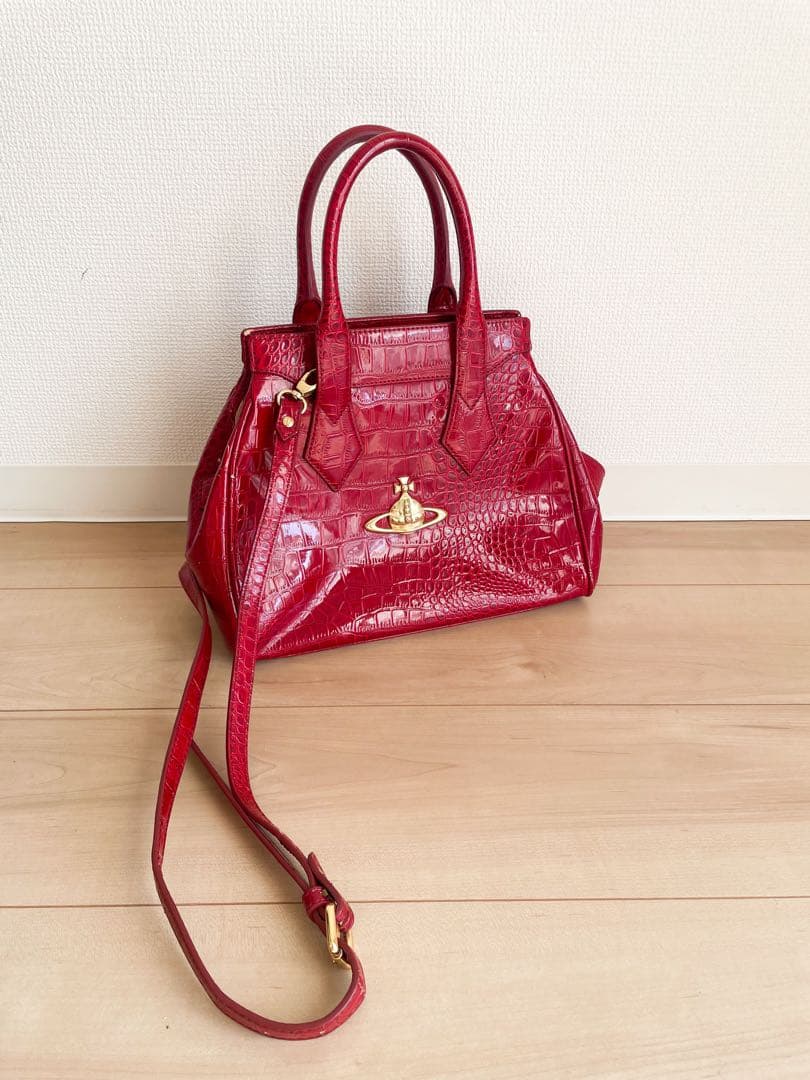 Vivienne Westwoodレッド クロコダイル風ハンドバッグ