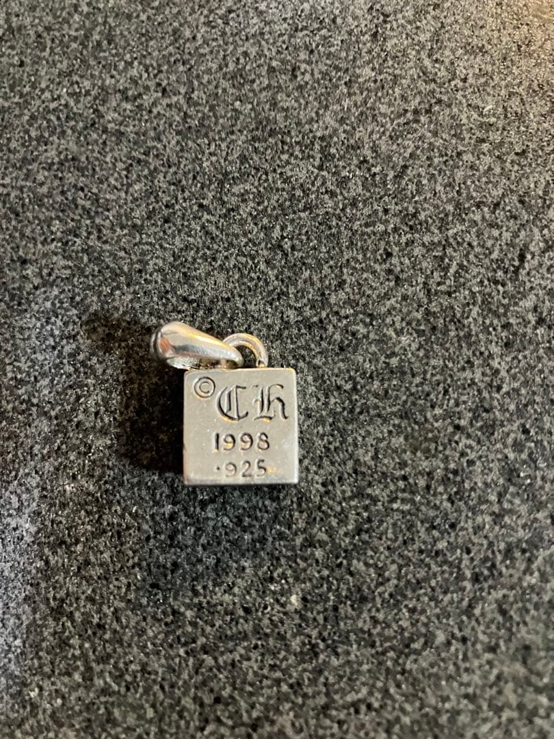 クロムハーツ　フレームド　ハートチャーム