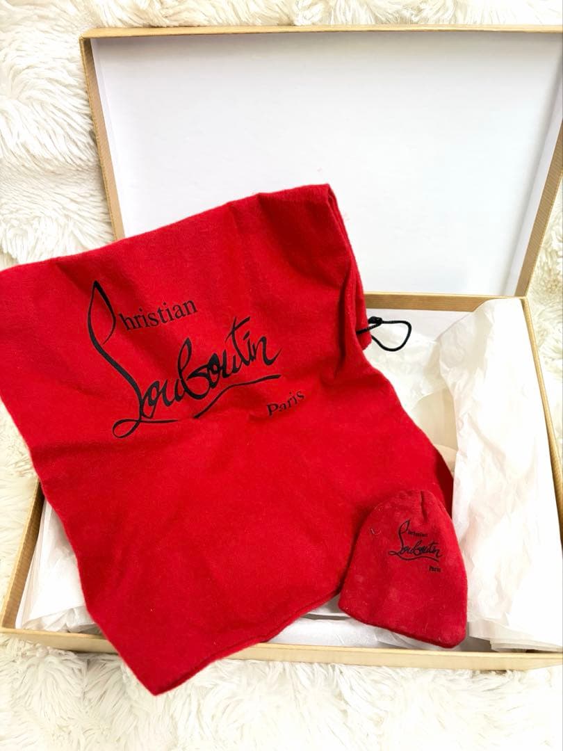 クリスチャンルブタン　パテントレザーパンプス ベージュ24㎝　37 結婚式