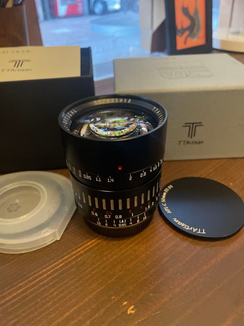 TTArtisan 50mm f/0.95単焦点レンズ