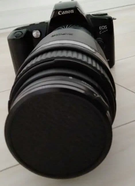 一眼カメラ　望遠レンズ付き　レトロ