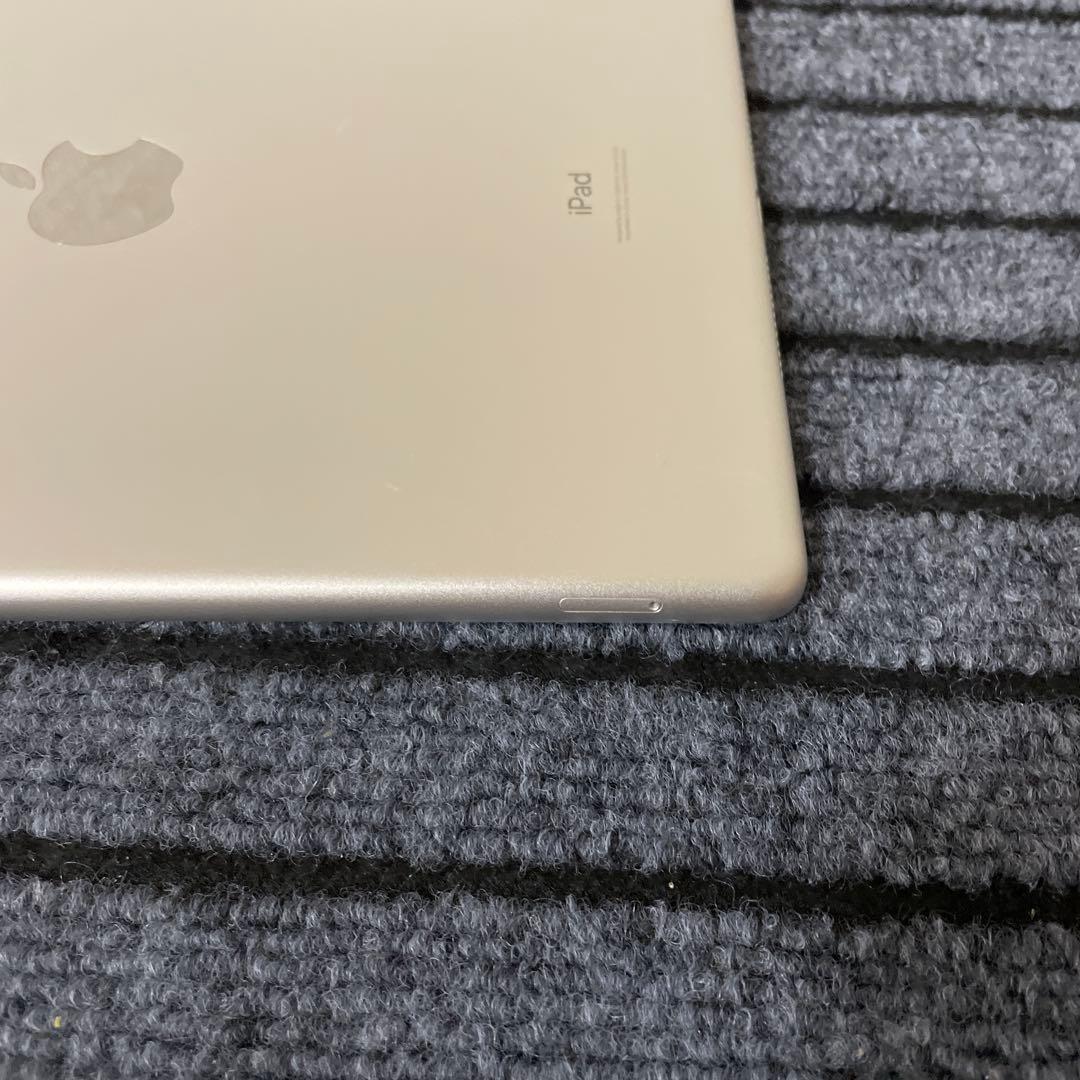 94 iPad 8世代 32GB SIMフリー シルバー