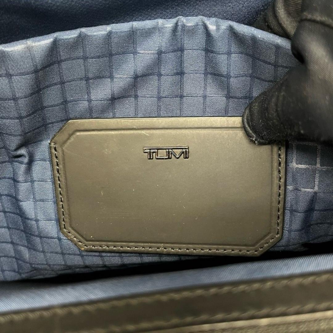美品　TUMI　トゥミ　 ブリーフケース 　cfx カーボンファイバー
