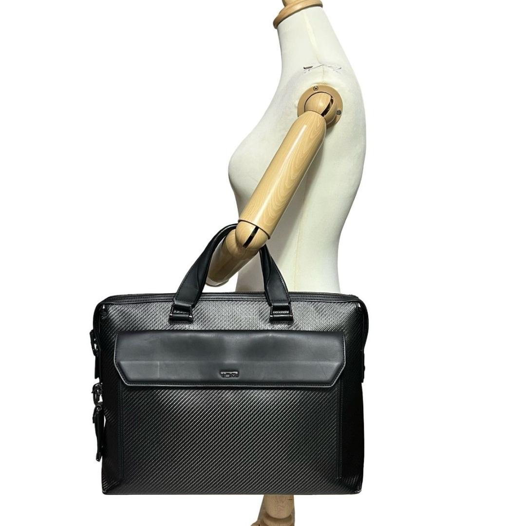 美品　TUMI　トゥミ　 ブリーフケース 　cfx カーボンファイバー