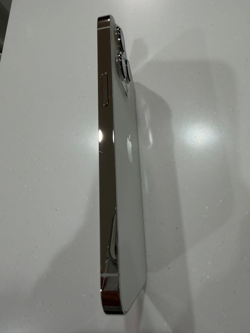 Apple iPhone13Pro シルバー 本体　美品　バッテリー残量100%