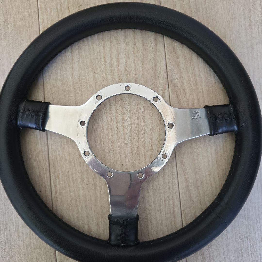 ローバーミニ モトリタレザース ステアリング30パイ 目立った傷や汚れなし