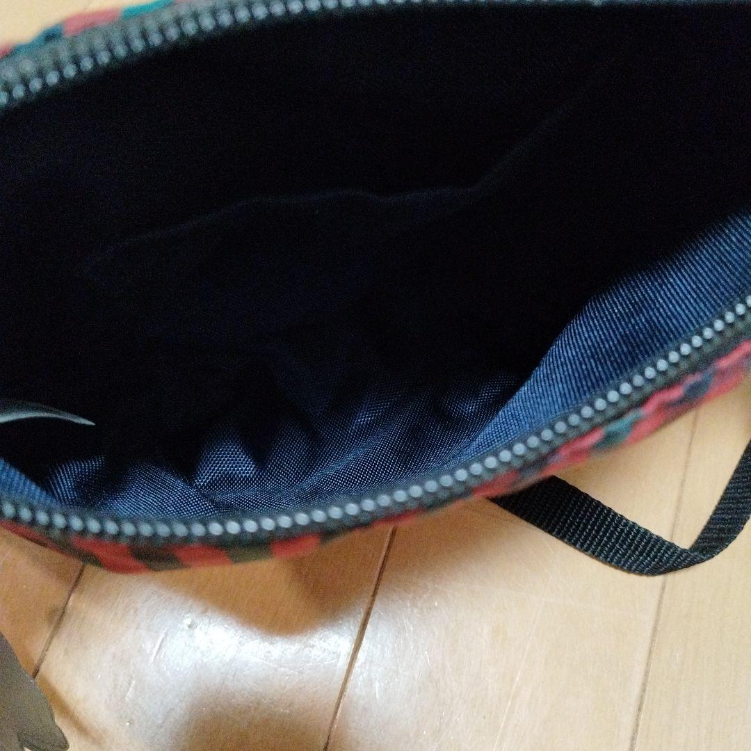 familiar チェック柄ポシェット クマチャーム付き