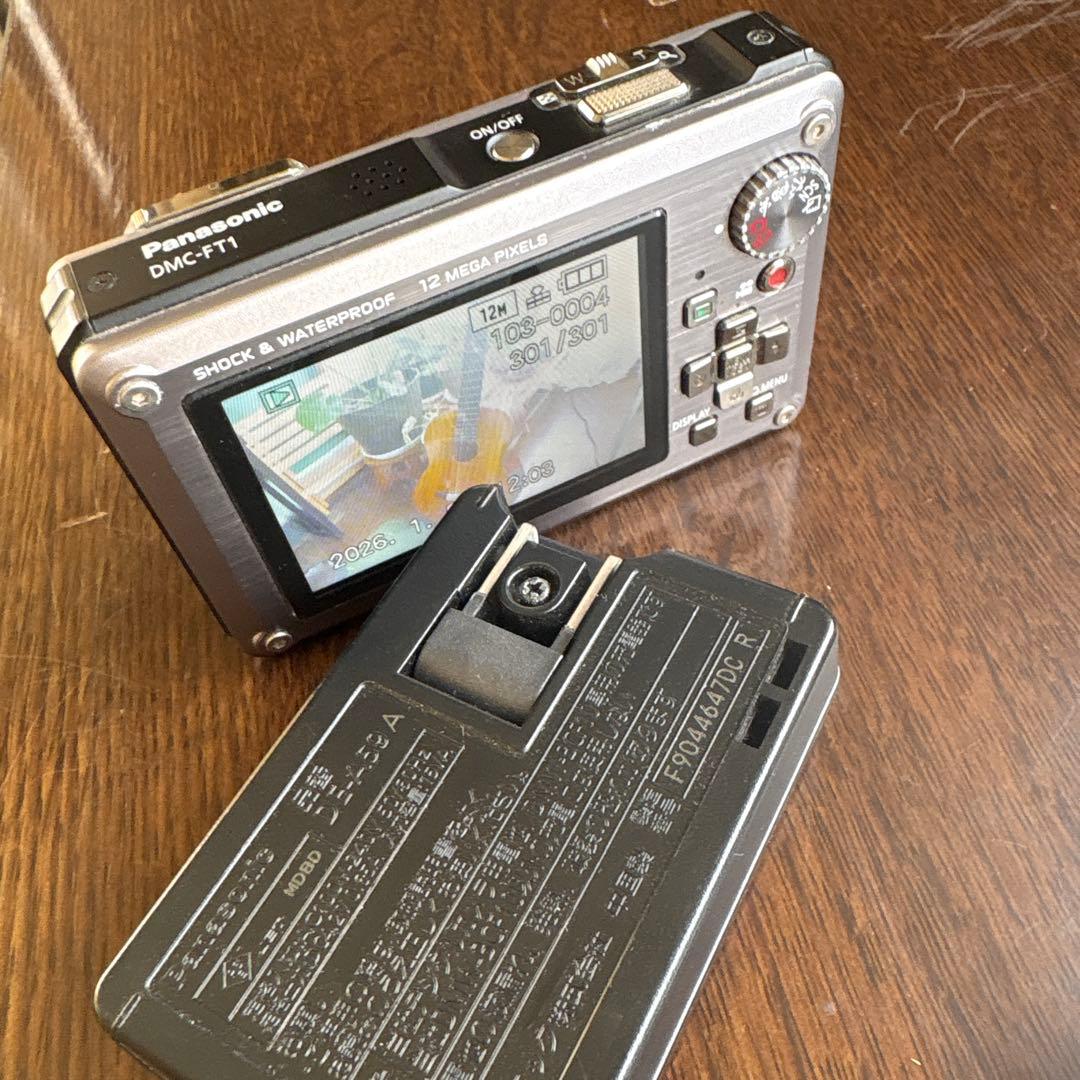 Panasonic DMC-FT1 防水デジタルカメラ