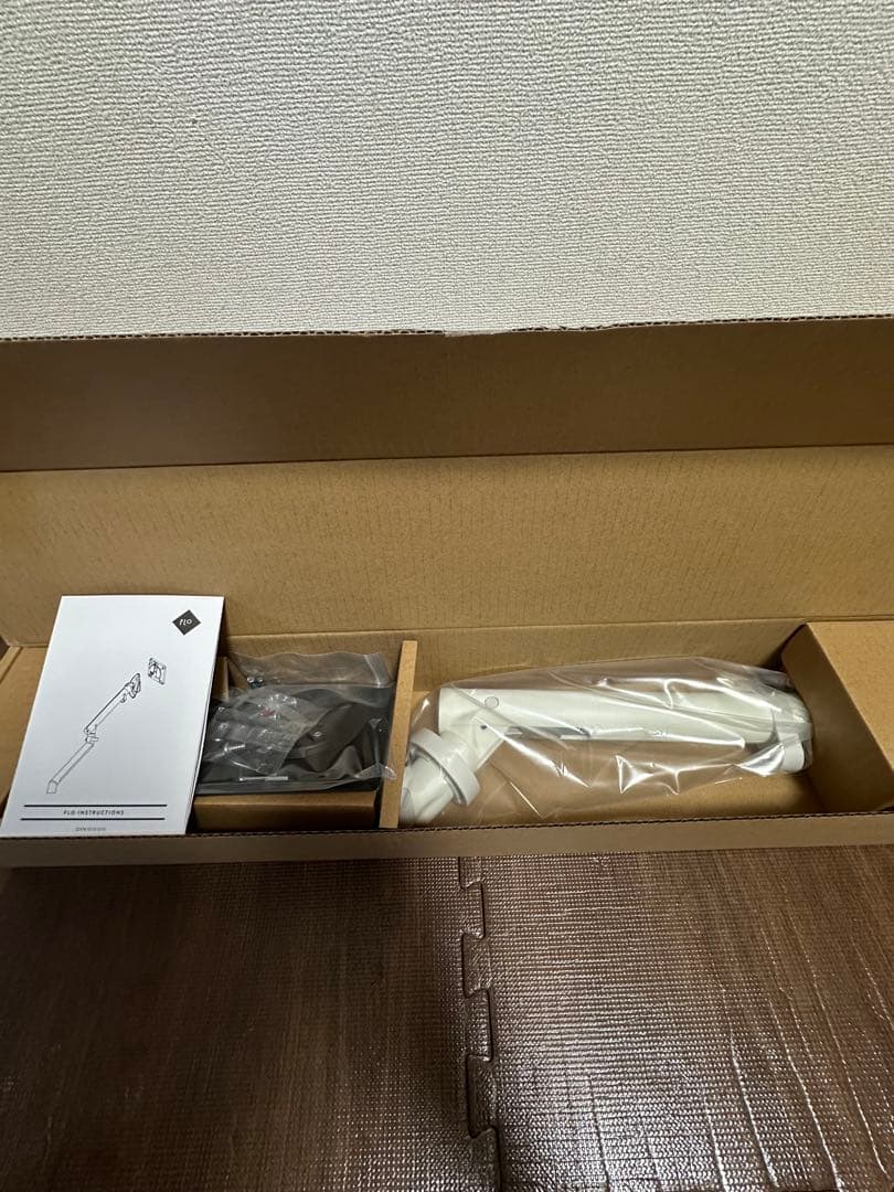 【新品未使用】CBS FLO モニターアーム