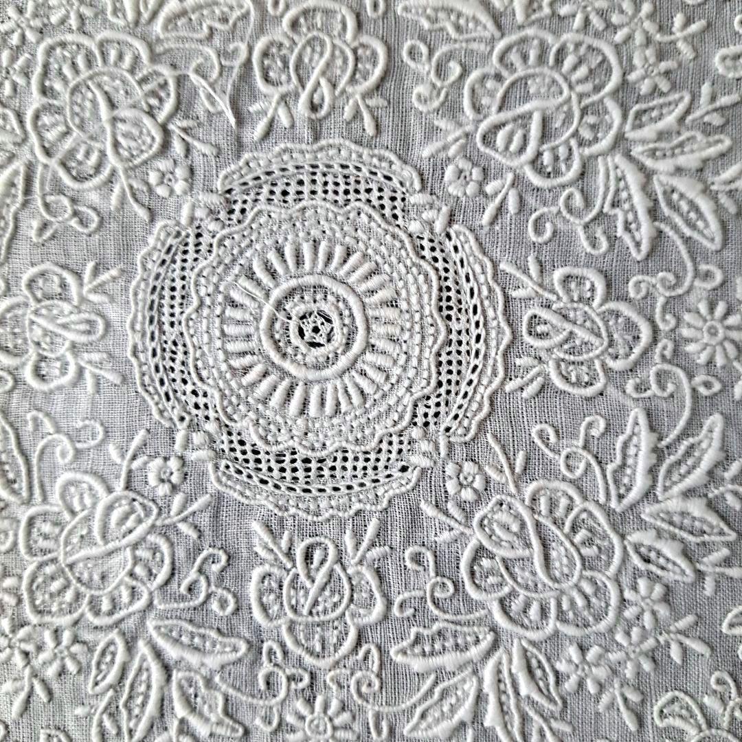 スワトウ　刺繍　ハンカチ　未使用