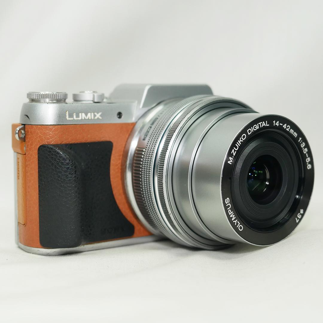 オリンパス 電動パンケーキレンズ M.ZUIKO 14-42mm シルバー