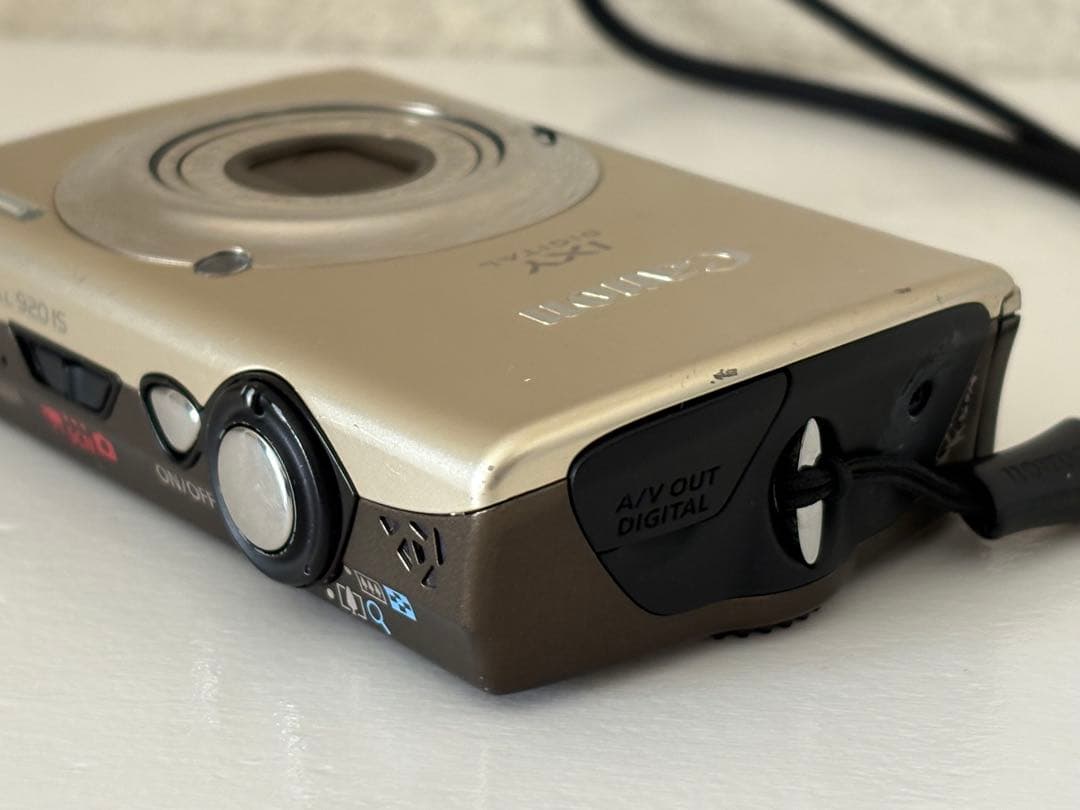 Canon IXY920IS ゴールド 動作品　充電器、SDカード4GB付き