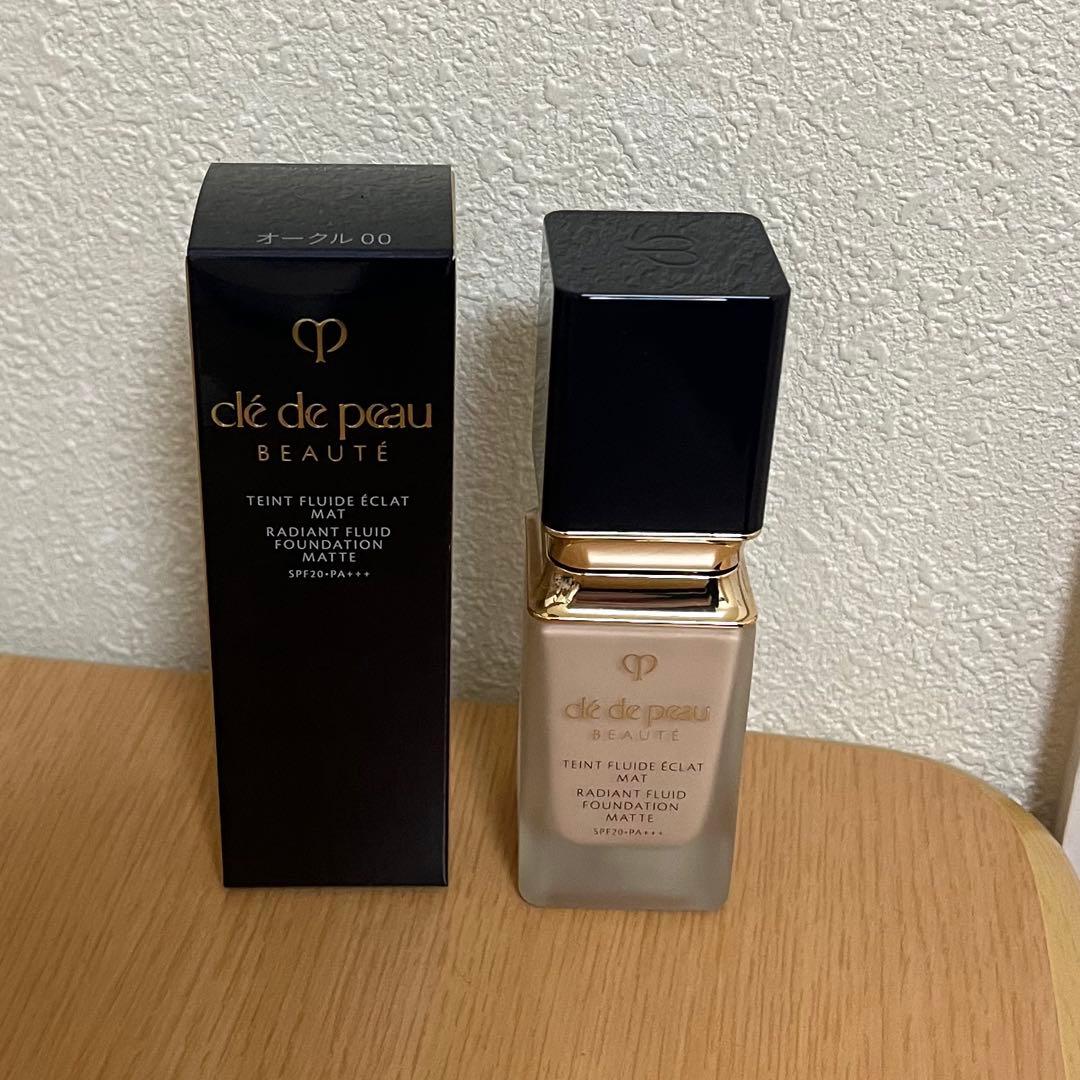 クレ・ド・ポー・ボーテ タンフリュイドエクラ マット オークル00