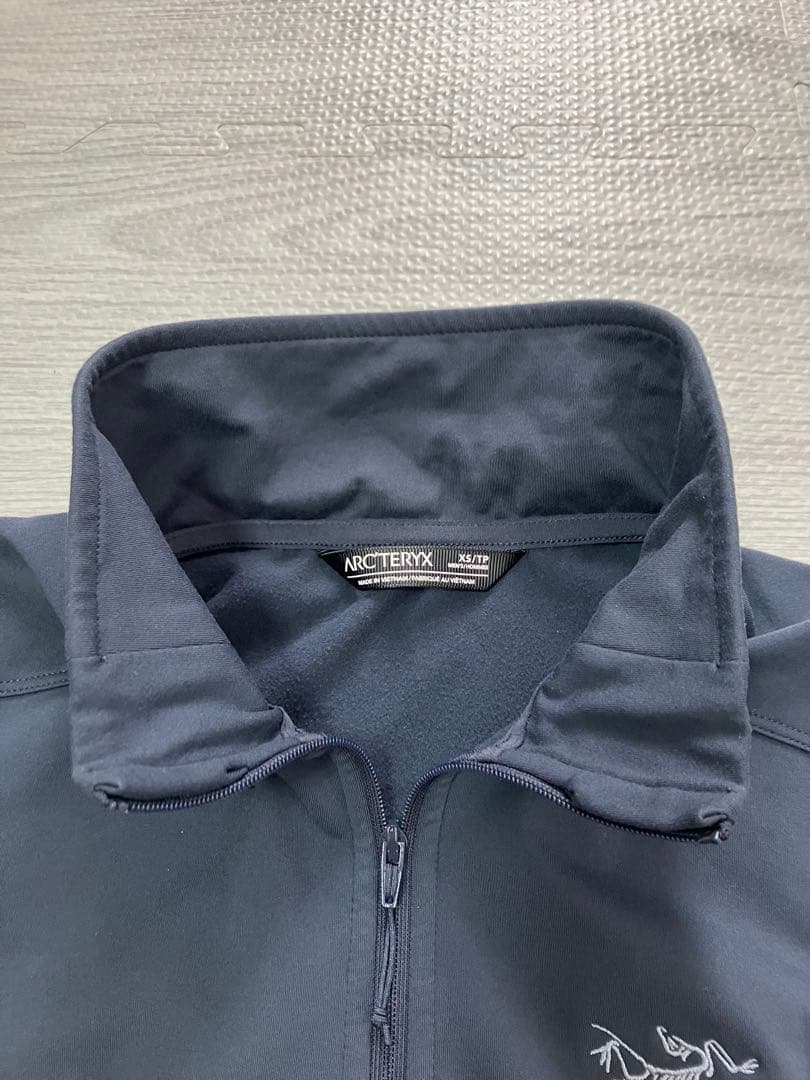 アークテリクス　カイヤナイトライトウエイトジャケット　ブラックサファイア　XS