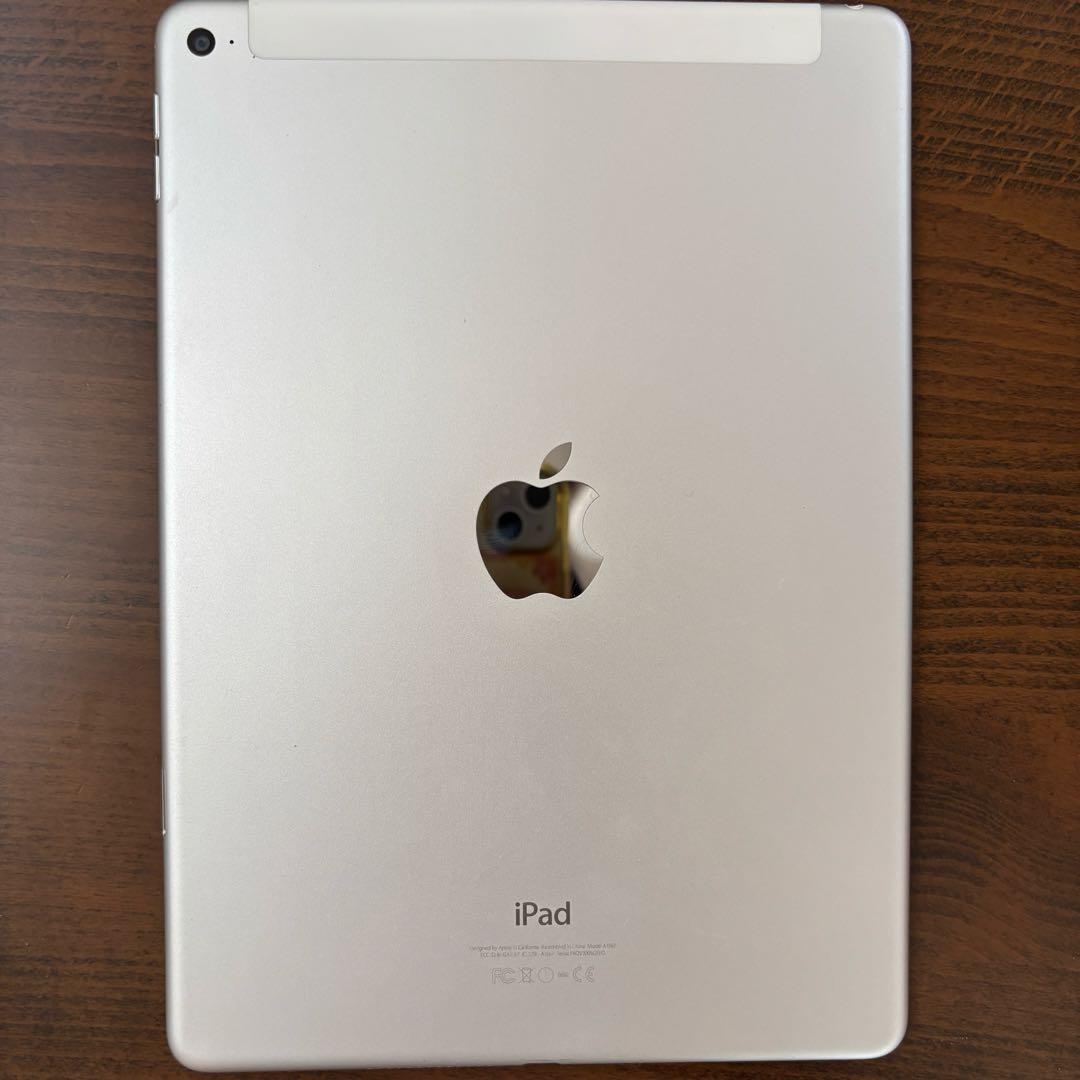 iPad Air2 シルバー 128GB Wi-Fi+Cellularモデル