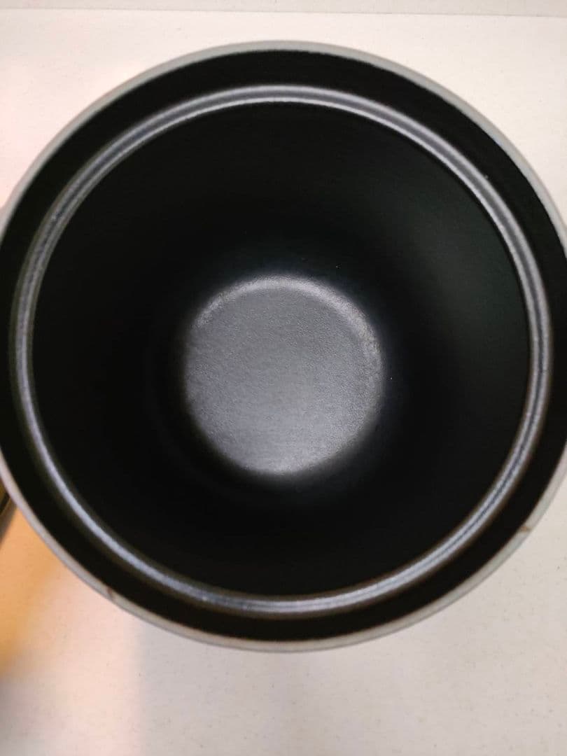 ルクルーゼ　ココットエブリィ　フリント　ゴールドツマミ　18cm