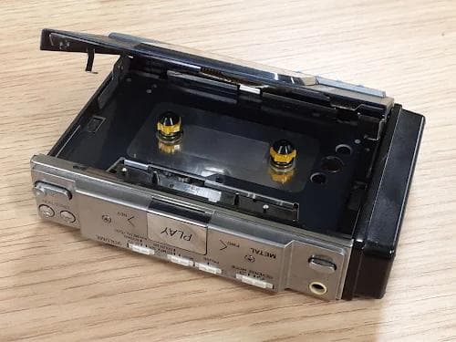 サ*）様 60L0109-13　AIWA HS-R10 ステレオラジオカセットプ