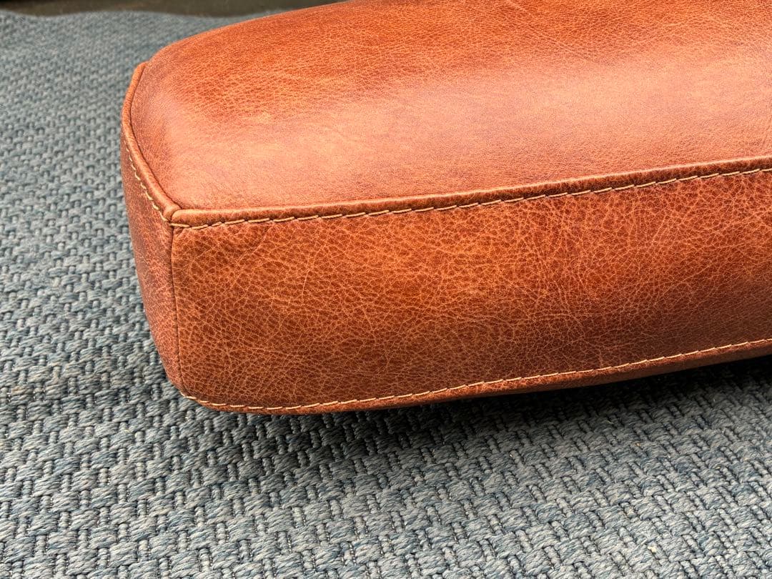 ② unico　SUABI　スアビ　レザーソファ　ヘッドレスト　仙台　宮城