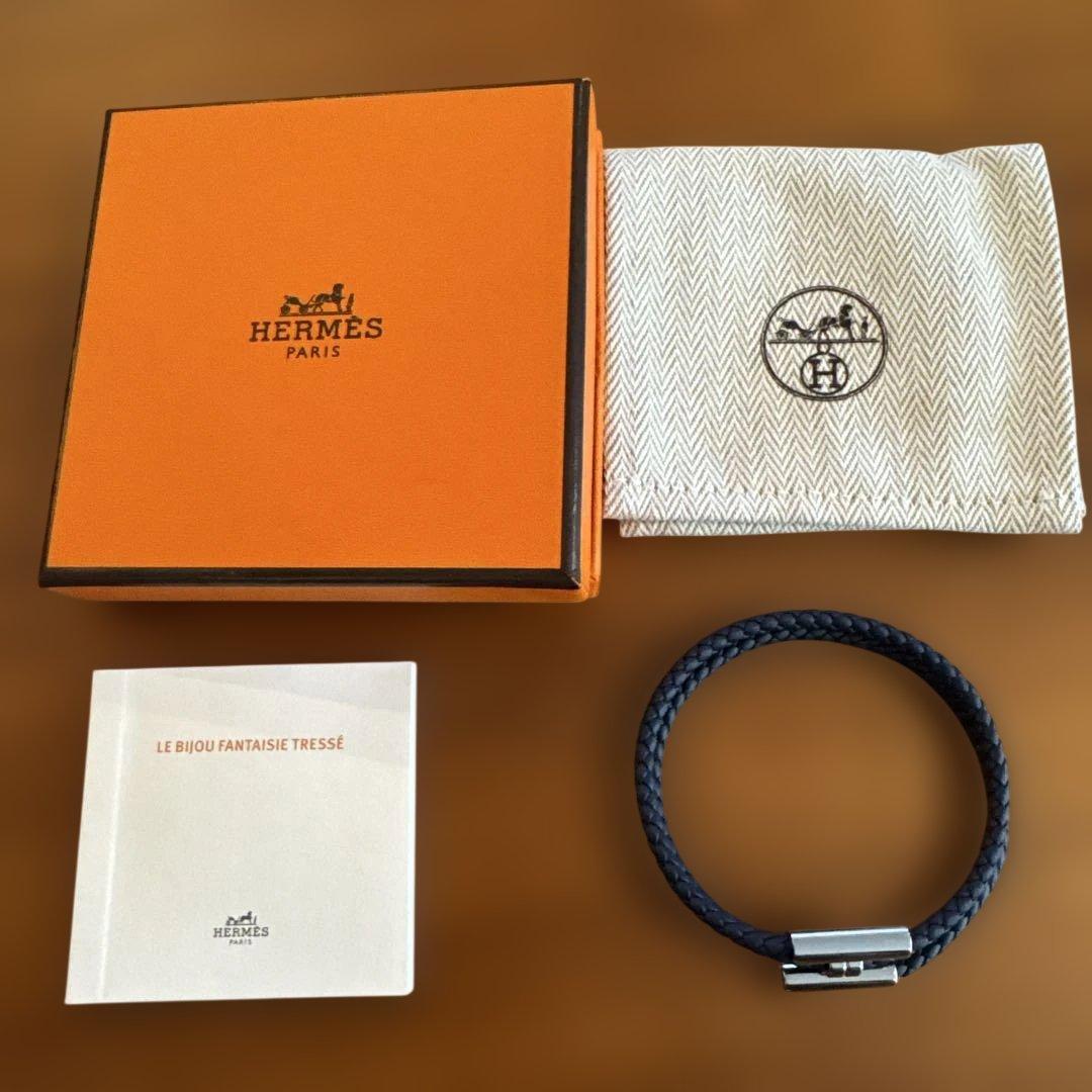 Hermès レザーブレスレット トゥルニ　ネイビー