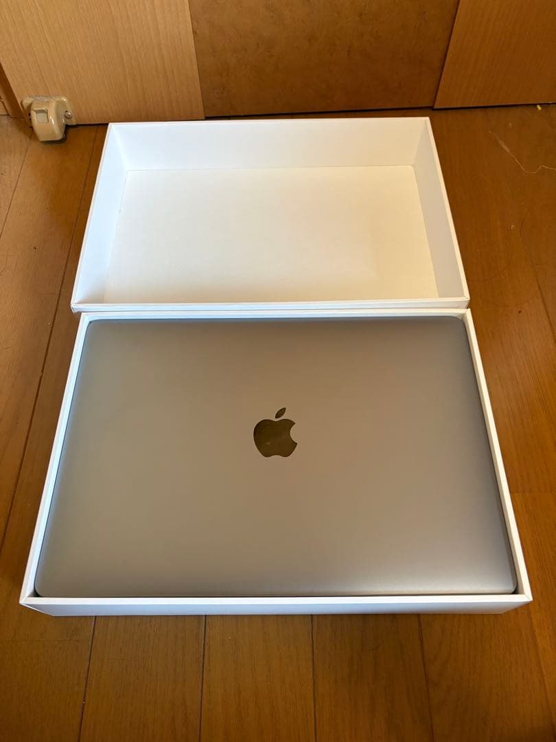 yura　MacBook Air スペースグレー　本体　M1 256GB