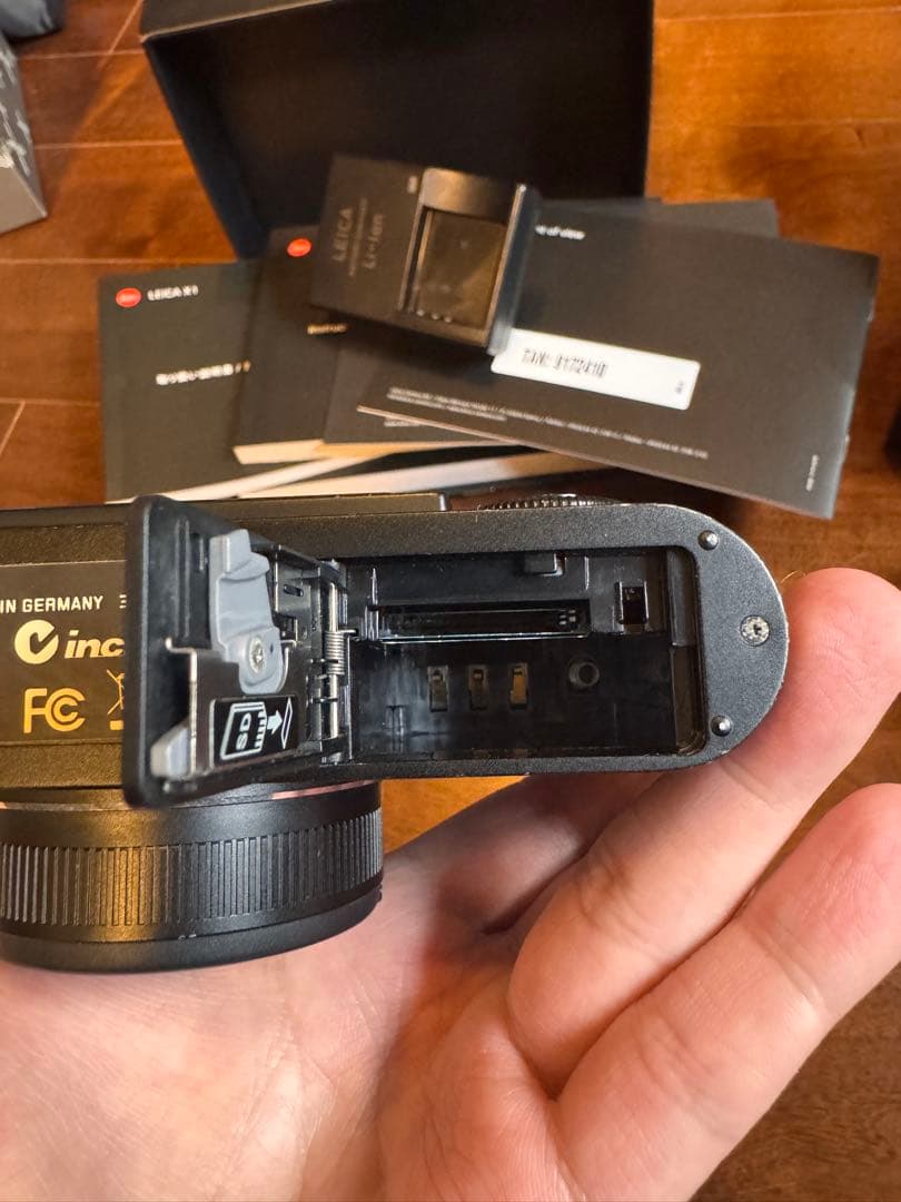 LEICA ライカ　X1 ブラック　※レザーケース付