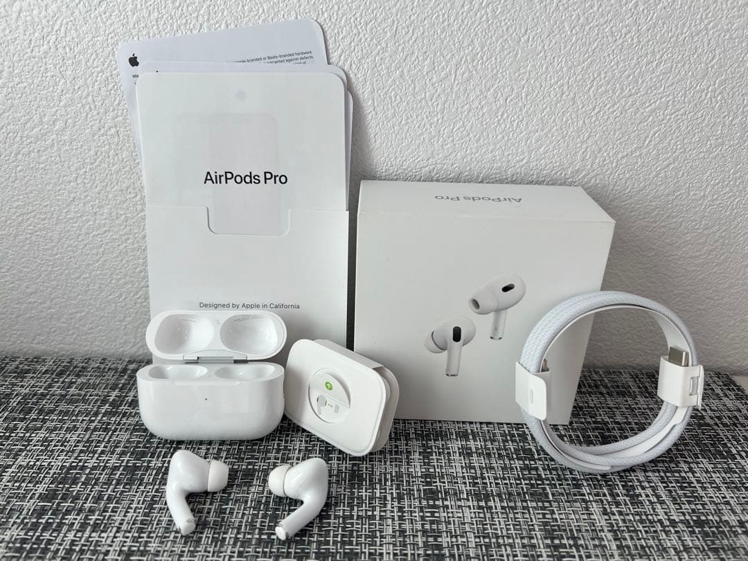 【早い者勝ち】AirPods Pro 2 本体、両耳、未使用充電ケーブルもセット
