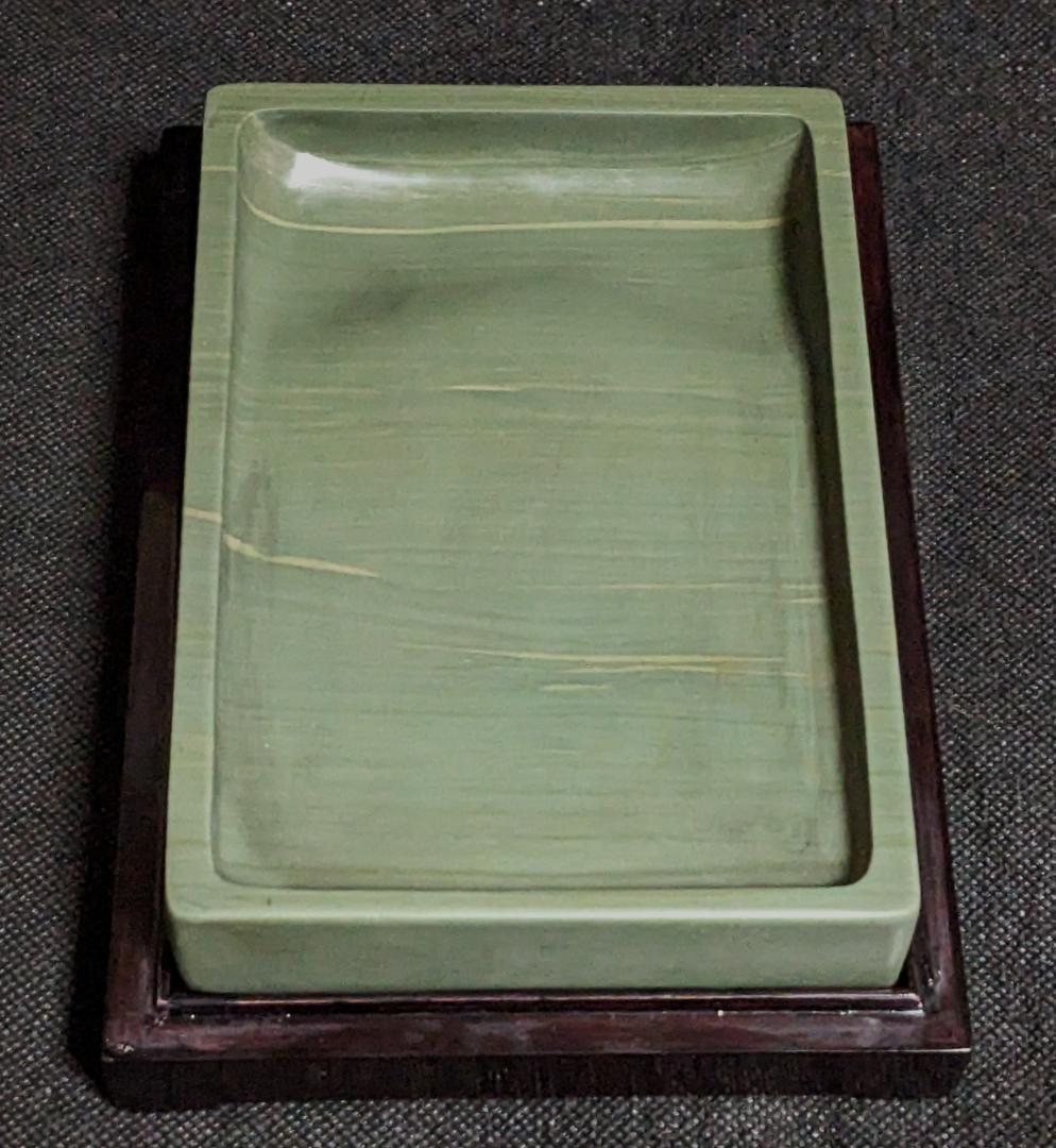 【ゆう】　◆波板石の雄勝時代大硯（金星点）◆松花江緑石硯（縞絲紋潤緑美石）