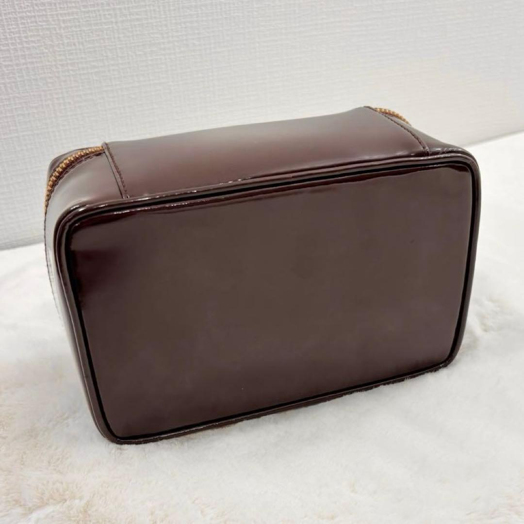 良品　グッチ　バニティバッグ　メイクバッグ　収納　エナメル　ロゴ　ブラウン