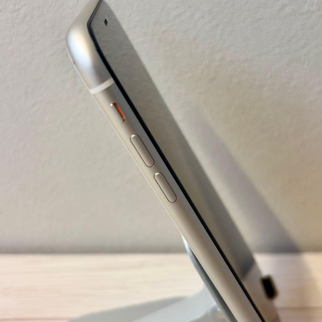 iPhone 11 64GB ホワイト