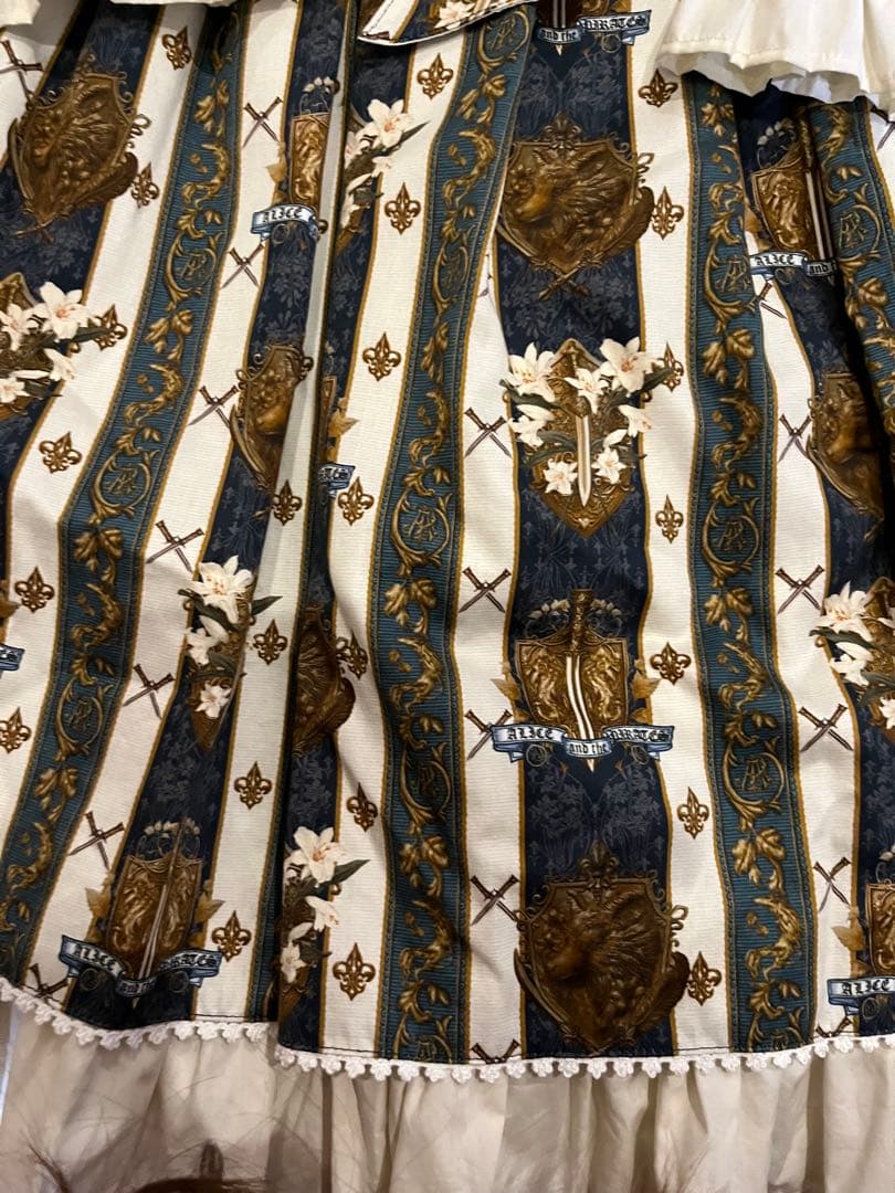 ゴスロリドレス ストライプ柄 フレアスリーブ