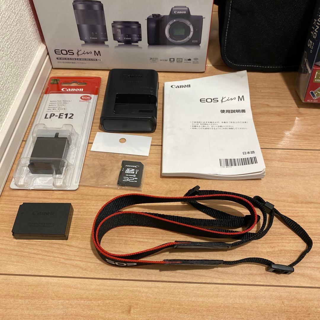 みやCanon EOS Kiss M ダブルズームキット ブラック