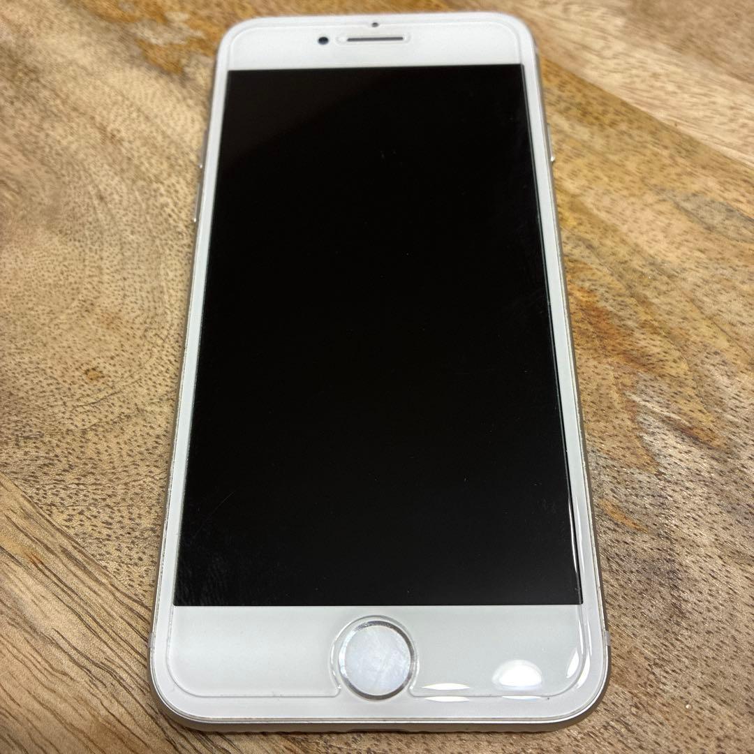 美品 Apple iPhone 8 ホワイトシルバー 本体 64GB
