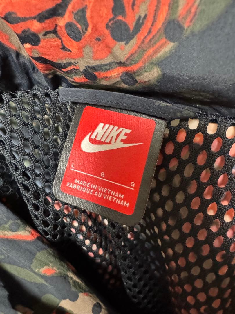 NIKE TECH ウーブンジャケットフラワー柄